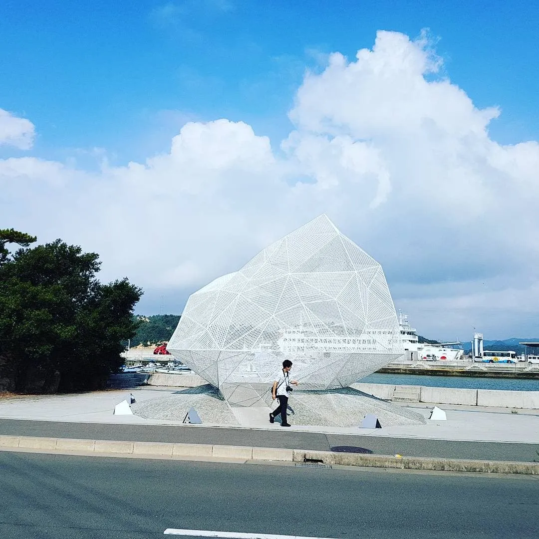 瀬戸内海にある直島。ここはアートの島みたいな立ち位置で、オブジェがたくさんある